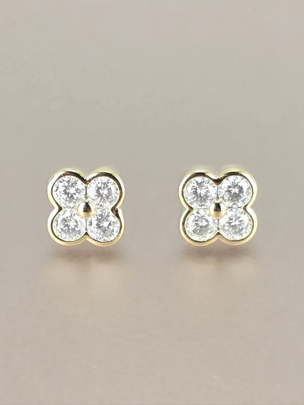 14k Gold-Filled Clover 0.8tcw Moissanite Earrings